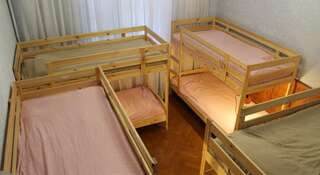 Гостиница Амиго Маяковская Москва Кровать в общем 8-местном номере для женщин-1